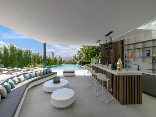 6 Bedrooms House / Villa in Carrer Buho