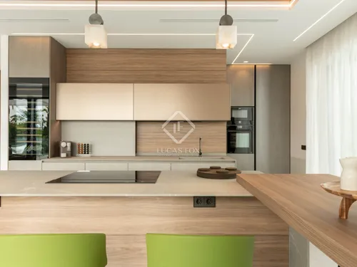 6 Bedrooms House / Villa in Carrer Buho