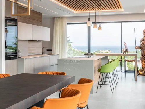 6 Bedrooms House / Villa in Carrer Buho