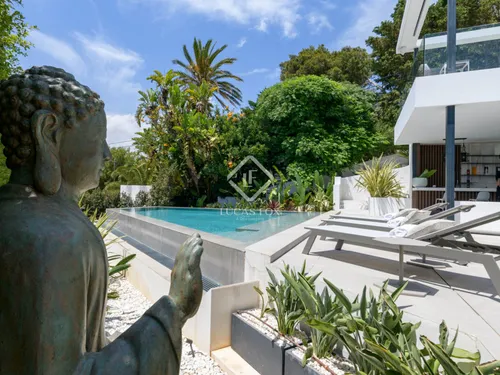 6 Bedrooms House / Villa in Carrer Buho