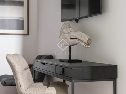 6 Bedrooms House / Villa in Carrer Buho