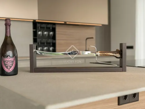 6 Bedrooms House / Villa in Carrer Buho