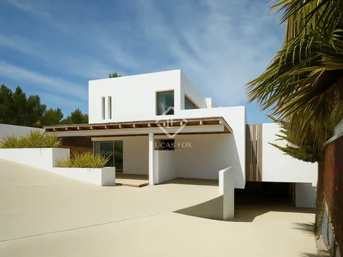 8 Bedrooms House / Villa in Carrer Camí de sa Torre