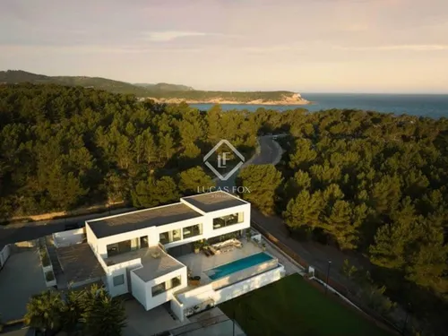 8 Bedrooms House / Villa in Carrer Camí de sa Torre