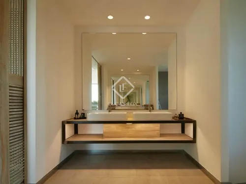 8 Bedrooms House / Villa in Carrer Camí de sa Torre