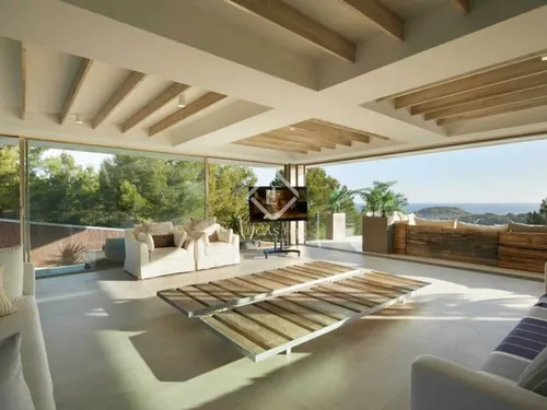 8 Bedrooms House / Villa in Carrer Camí de sa Torre