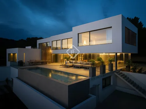 8 Bedrooms House / Villa in Carrer Camí de sa Torre