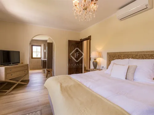 4 Bedrooms House / Villa in San Jordi