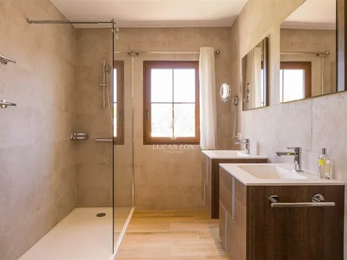 4 Bedrooms House / Villa in San Jordi