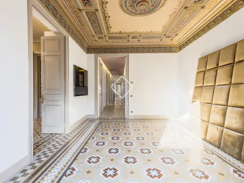 3 Bedrooms Apartment in Consell de Cent