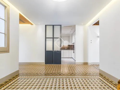 3 Bedrooms Apartment in Consell de Cent