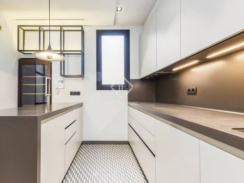 3 Bedrooms Apartment in Consell de Cent