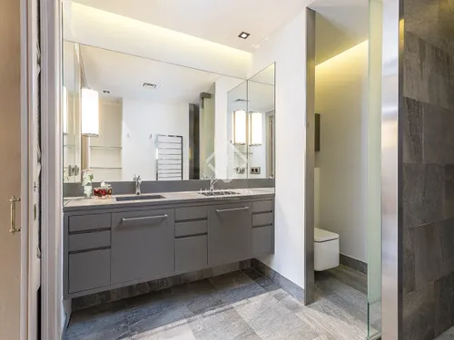 3 Bedrooms Apartment in Consell de Cent