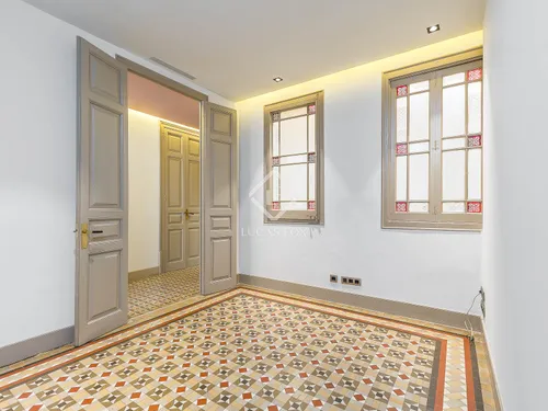 3 Bedrooms Apartment in Consell de Cent