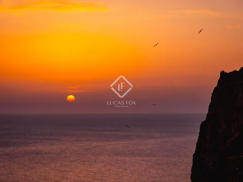 4 Bedrooms House / Villa in carrer baronia de terrades