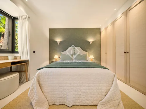 4 Bedrooms House / Villa in Calle Haza del Conde