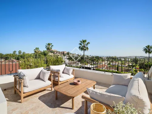 4 Bedrooms House / Villa in Calle Haza del Conde