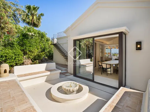 4 Bedrooms House / Villa in Calle Haza del Conde