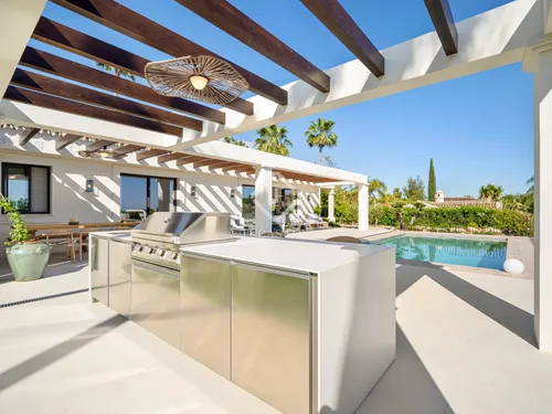 4 Bedrooms House / Villa in Calle Haza del Conde