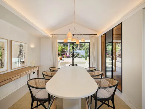 4 Bedrooms House / Villa in Calle Haza del Conde