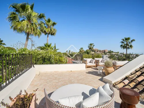 4 Bedrooms House / Villa in Calle Haza del Conde