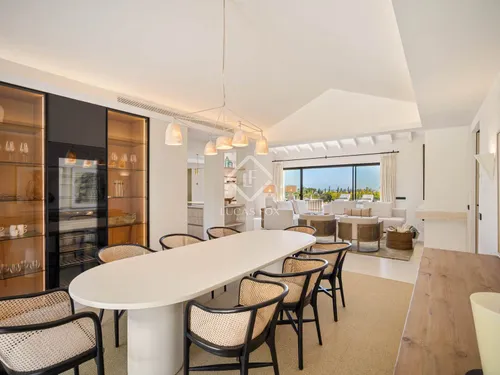 4 Bedrooms House / Villa in Calle Haza del Conde