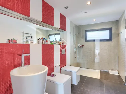 5 Bedrooms House / Villa in Calle Dolors Gual Torrella