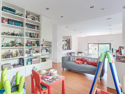 5 Bedrooms House / Villa in Calle Dolors Gual Torrella