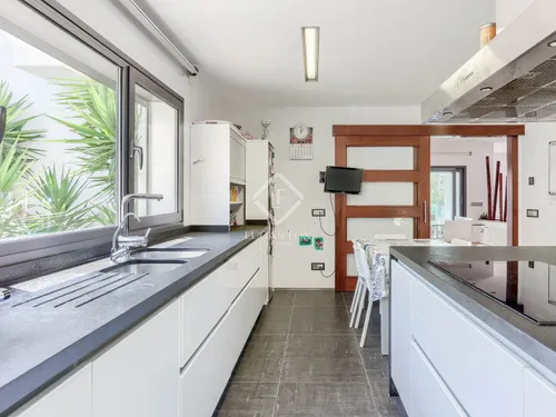 5 Bedrooms House / Villa in Calle Dolors Gual Torrella