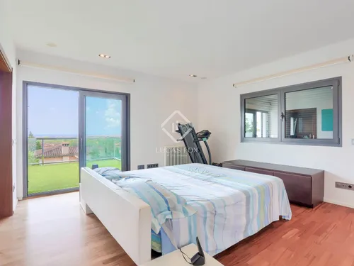 5 Bedrooms House / Villa in Calle Dolors Gual Torrella