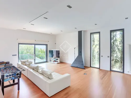 5 Bedrooms House / Villa in Calle Dolors Gual Torrella