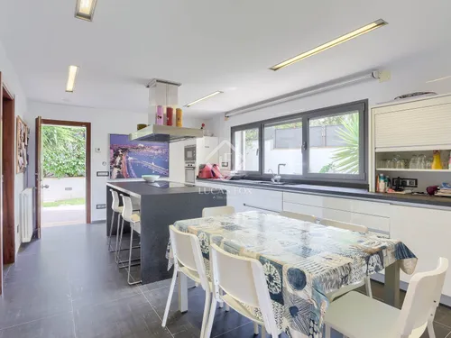 5 Bedrooms House / Villa in Calle Dolors Gual Torrella