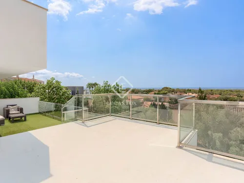 5 Bedrooms House / Villa in Calle Dolors Gual Torrella