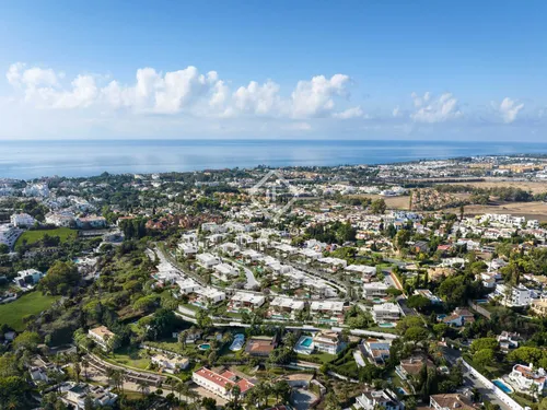 5 Bedrooms House / Villa in Nueva Andalucia