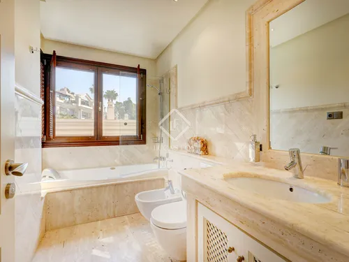 2 Bedrooms Apartment in Av. del Carmen