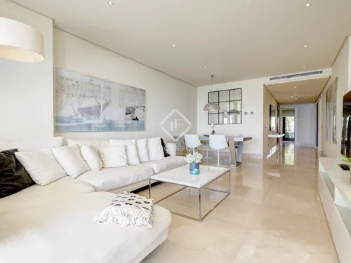 2 Bedrooms Apartment in Av. del Carmen