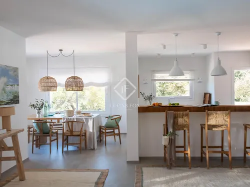 6 Bedrooms House / Villa in La Mola km 15 Venda des Monestir