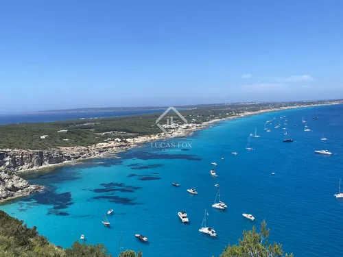 6 Bedrooms House / Villa in La Mola km 15 Venda des Monestir