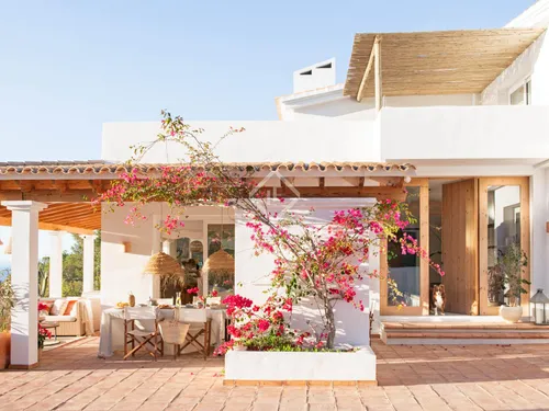 6 Bedrooms House / Villa in La Mola km 15 Venda des Monestir