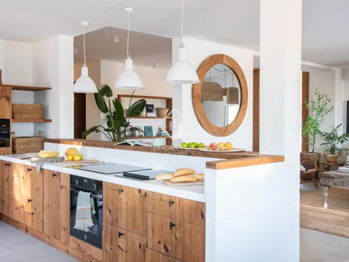 6 Bedrooms House / Villa in La Mola km 15 Venda des Monestir