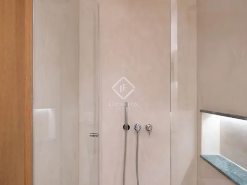 4 Bedrooms Apartment in carrer mateu obrador