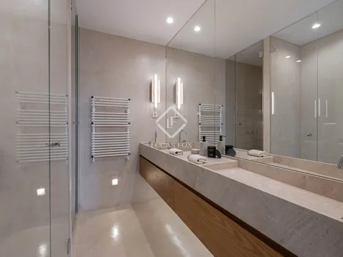 4 Bedrooms Apartment in carrer mateu obrador