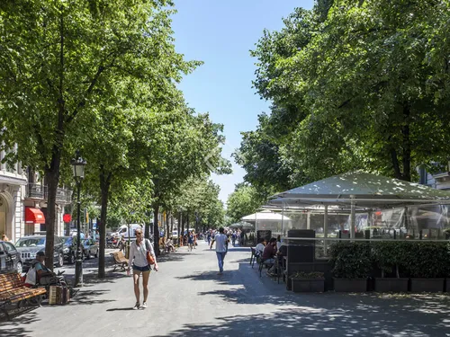 3 Bedrooms Apartment in Enric Granados