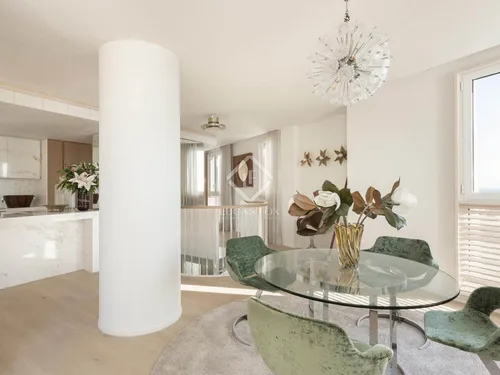 4 Bedrooms Apartment in Doctor Aiguader