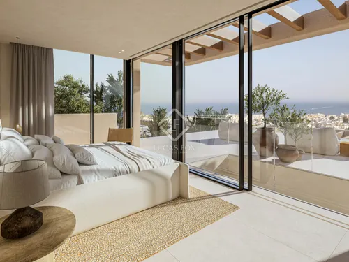 5 Bedrooms House / Villa in Carrer Islandia