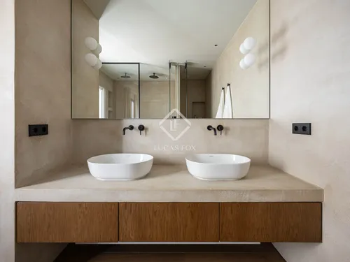 3 Bedrooms Apartment in Ausias Marc