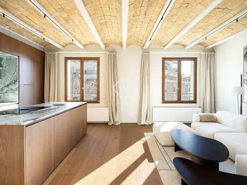 Elegant fully renovated 142 m² apartment with luxury finishes for sale in Eixample Right, Barcelona