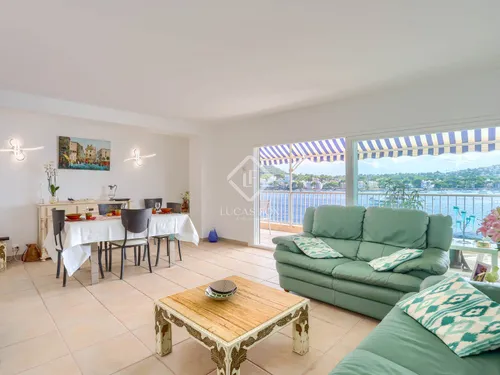 3 Bedrooms Apartment in Calle Ramon de Moncada