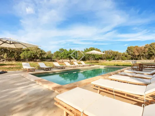 Excellent 14 Bedroom country house for sale in Llucmajor, Balearic Islands