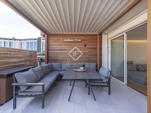 Excellent 3 Bedroom penthouse with 38m² terrace for sale in Eixample Left, Barcelona